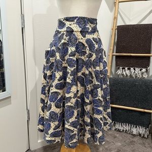 Like New Effie’s Heart Carnaby Skirt, Umbrellas, Medium